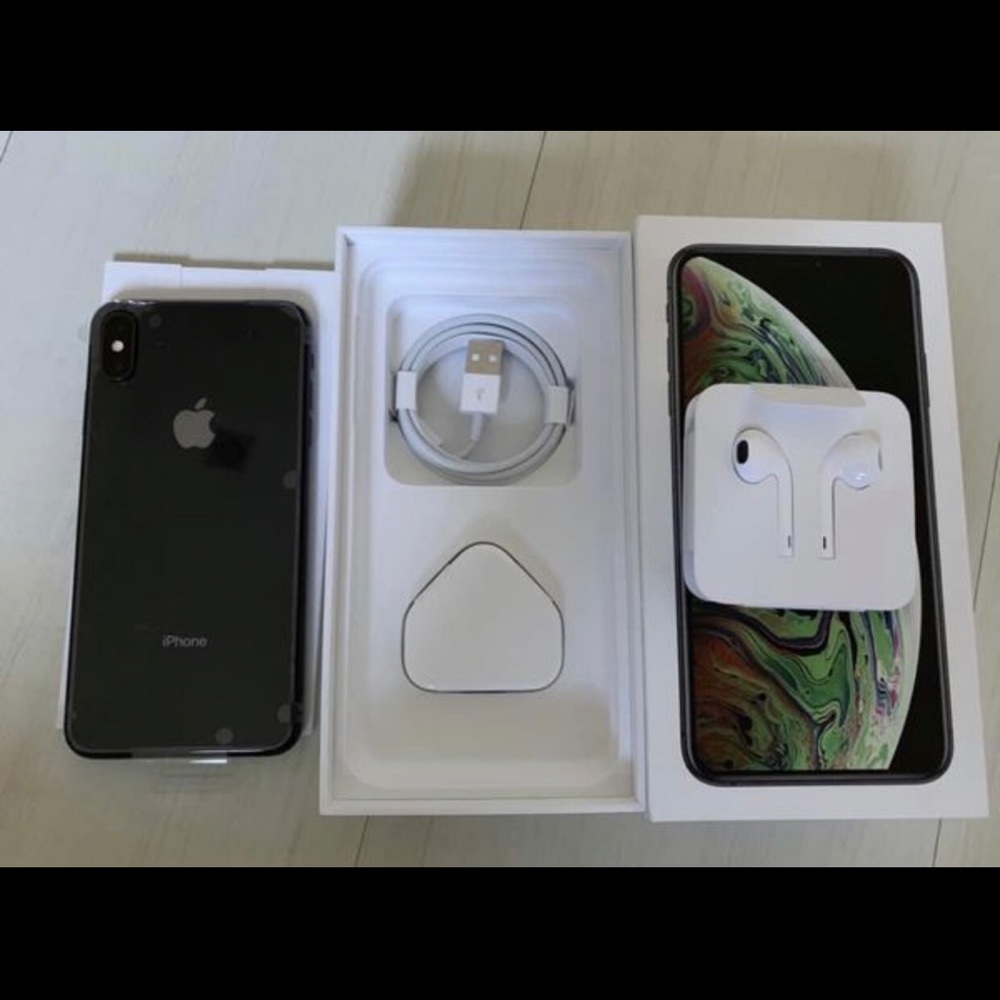 IPHONE XS - Picture 2 of 2